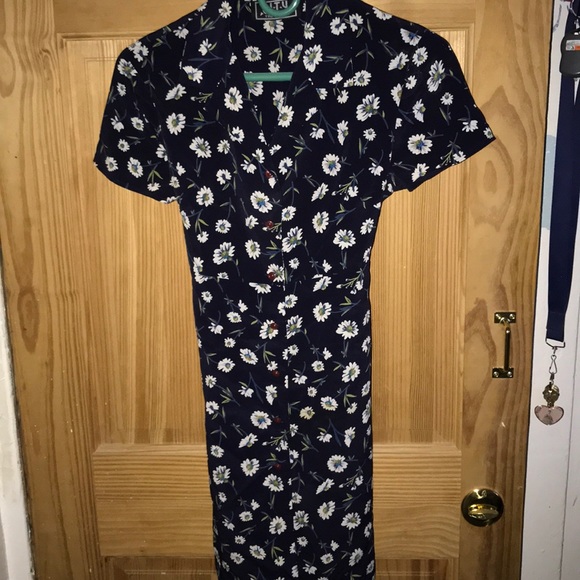 Dresses & Skirts - City Triangle Flowered Dress